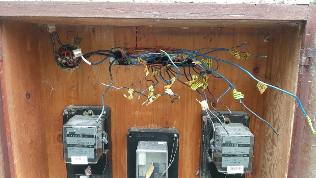 villanyszerelés folyamatban - Villanyszerelés Nagytarcsa