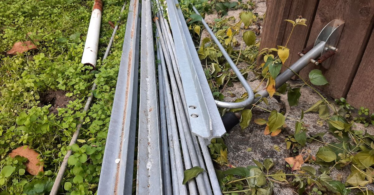 Földelő szonda és védőföldeléshez használt acél rudak – kültéri elektromos telepítés Nagytarcsán